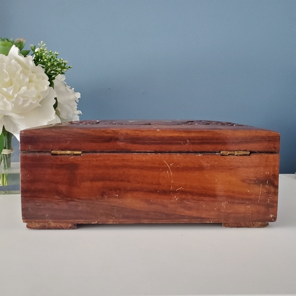 Hand Carved Wood Jewlery Box with Bronze Inlay and Working Lock System - Picture 5 of 14